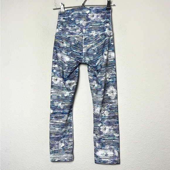 Lululemon Wunder Under Crop Hi-Rise Blurry Belle Leggings - Picture 5 of 9